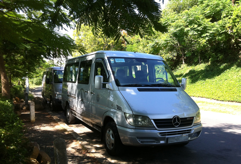 thue-xe-16-cho-nha-trang-Ford-Transit4