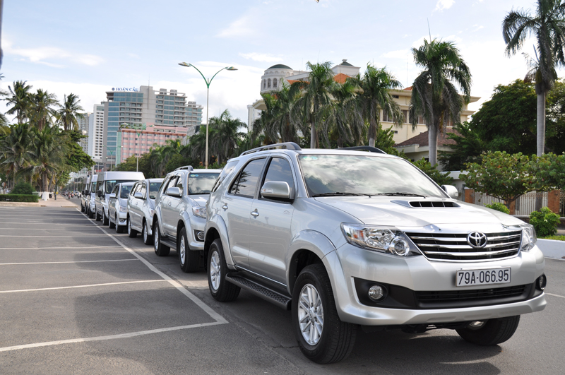 thue-xe-7-cho-nha-trang-toyota-fortuner-1